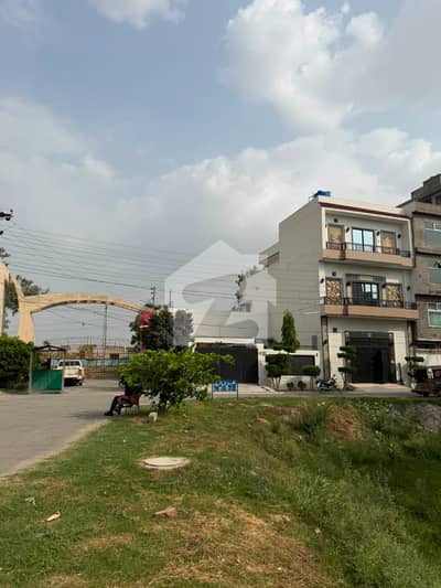 5 Marla Brand New Commercial Building For Sale