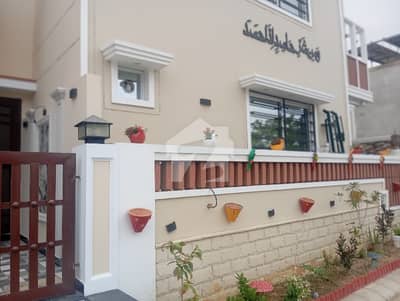 240 SQ. Yds. Luxurious Villa