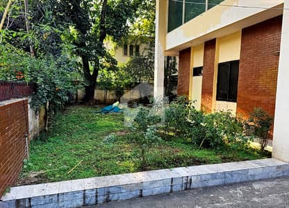ایف ۔ 6 اسلام آباد میں 5 کمروں کا 1 کنال مکان 24.75 کروڑ میں برائے فروخت۔