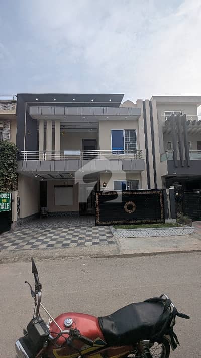 جناح گارڈنز فیز 1 جناح گارڈنز,ایف ای سی ایچ ایس,اسلام آباد میں 4 کمروں کا 7 مرلہ مکان 3.85 کروڑ میں برائے فروخت۔ جناح گارڈنز فیز 1 جناح گارڈنز,ایف ای سی ایچ ایس,اسلام آباد میں 4 کمروں کا 7 مرلہ مکان 3.85 کروڑ میں برائے فروخت۔