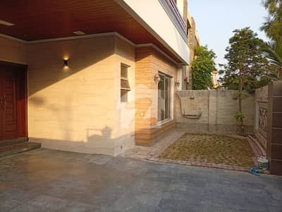 10 Marla Beautiful House Available For Rent Prime Location Dha Defence