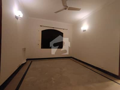 ONE KANAL BEAUTIFULL UPPER PORTION FOR RENT IN DHA LAHORE