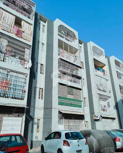 In Gulistan-E-Jauhar - Block 16 1200 Square Feet Flat For Sale