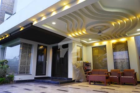 20 Marla Beautiful Furnished & Lavish House for Sale 20 Marla Beautiful Furnished & Lavish House for Sale