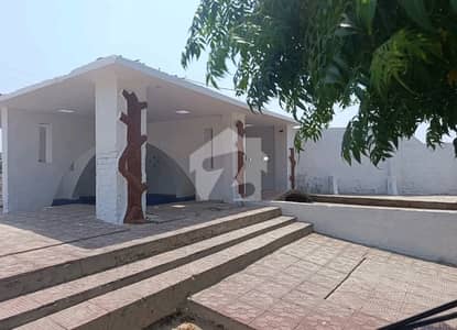 Prominently-Located Prime Location 5 Kanal Farm House Available In Qadirpur Ran