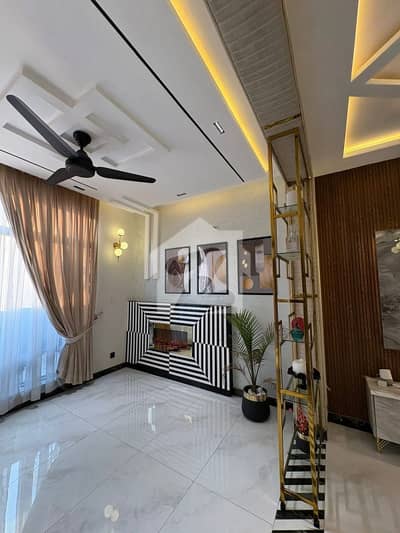 5 Marla Like New House in BB Block For Rent Bahria town Lahore