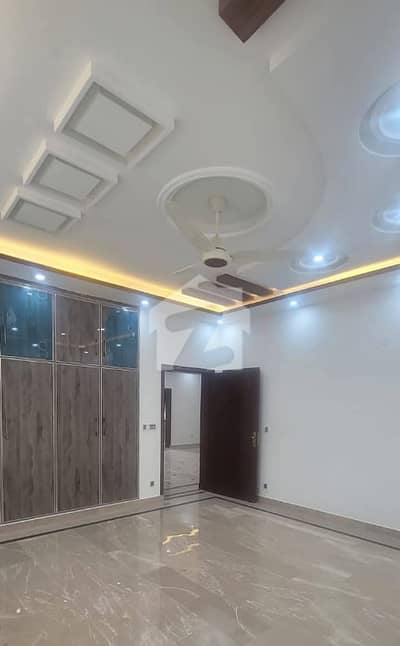 SILENT COMMERCIAL PORTION AVAILABLE FOR RENT GROUND FLOOR 600 SQYARD