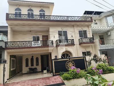 سوان گارڈن اسلام آباد میں 6 کمروں کا 10 مرلہ مکان 4.5 کروڑ میں برائے فروخت۔ سوان گارڈن اسلام آباد میں 6 کمروں کا 10 مرلہ مکان 4.5 کروڑ میں برائے فروخت۔