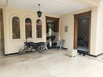 سوان گارڈن اسلام آباد میں 6 کمروں کا 10 مرلہ مکان 4.5 کروڑ میں برائے فروخت۔ سوان گارڈن اسلام آباد میں 6 کمروں کا 10 مرلہ مکان 4.5 کروڑ میں برائے فروخت۔