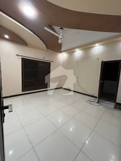 240 Square Yard Second Floor With Roof West Open Well Maintain Y Years Old House