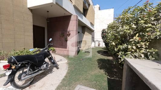 گلشنِ اقبال - بلاک 13 ڈی گلشنِ اقبال,گلشنِ اقبال ٹاؤن,کراچی میں 7 کمروں کا 1 کنال مکان 12.0 کروڑ میں برائے فروخت۔ گلشنِ اقبال - بلاک 13 ڈی گلشنِ اقبال,گلشنِ اقبال ٹاؤن,کراچی میں 7 کمروں کا 1 کنال مکان 12.0 کروڑ میں برائے فروخت۔