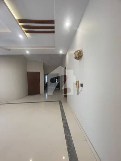 500YARDS UPPER PORTION FOR RENT IN DHA PHASE 7.