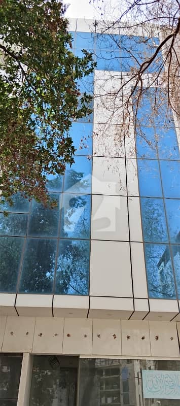 Prime Location Building Spread Over 100 Square Yards In Ittehad commercial,main Road,Area Available Prime Location Building Spread Over 100 Square Yards In Ittehad commercial,main Road,Area Available