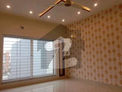 10 Marla House Up For Sale In Bahria Town - Sector C 10 Marla House Up For Sale In Bahria Town - Sector C