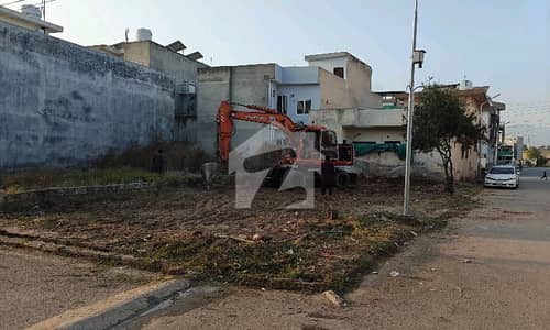 Corner 8 Marla Residential Plot For Sale In Abdullah Garden
