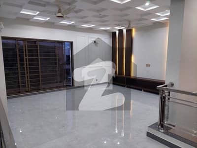 ای ایم ای سوسائٹی ۔ بلاک ڈی ای ایم ای سوسائٹی,لاہور میں 5 کمروں کا 1 کنال مکان 2.25 لاکھ میں کرایہ پر دستیاب ہے۔ ای ایم ای سوسائٹی ۔ بلاک ڈی ای ایم ای سوسائٹی,لاہور میں 5 کمروں کا 1 کنال مکان 2.25 لاکھ میں کرایہ پر دستیاب ہے۔