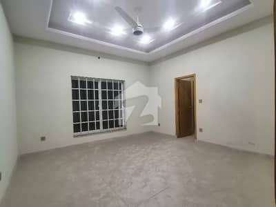 ای ایم ای سوسائٹی ۔ بلاک اے ای ایم ای سوسائٹی,لاہور میں 3 کمروں کا 1 کنال بالائی پورشن 90.0 ہزار میں کرایہ پر دستیاب ہے۔