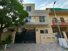 For Sale Prime G-11/2 25x50 Double-Unit House | 4 Bedrooms | Walking Distance to Markaz For Sale Prime G-11/2 25x50 Double-Unit House | 4 Bedrooms | Walking Distance to Markaz