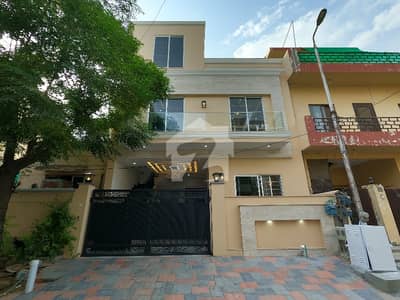 For Sale Prime G-11/2 25x50 Double-Unit House | 4 Bedrooms | Walking Distance to Markaz