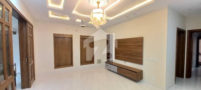 ایف ۔ 10 اسلام آباد میں 5 کمروں کا 1 کنال مکان 5.0 لاکھ میں کرایہ پر دستیاب ہے۔