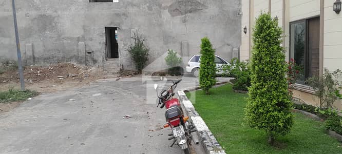 بحریہ ٹاؤن سیکٹرڈی بحریہ ٹاؤن,لاہور میں 5 مرلہ رہائشی پلاٹ 1.26 کروڑ میں برائے فروخت۔