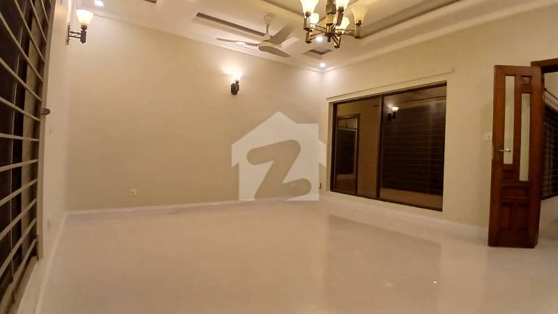 ایف ۔ 10 اسلام آباد میں 7 کمروں کا 1 کنال مکان 5.3 لاکھ میں کرایہ پر دستیاب ہے۔ ایف ۔ 10 اسلام آباد میں 7 کمروں کا 1 کنال مکان 5.3 لاکھ میں کرایہ پر دستیاب ہے۔