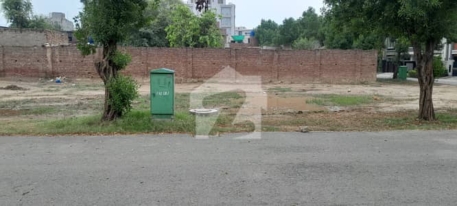 بحریہ ٹاؤن سیکٹرڈی بحریہ ٹاؤن,لاہور میں 2 مرلہ کمرشل پلاٹ 95.0 لاکھ میں برائے فروخت۔