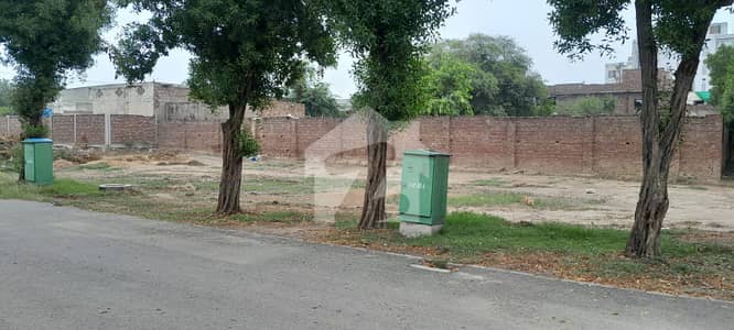 Plot Available in Bahria Town Lahore at a Price You Won't Believe!