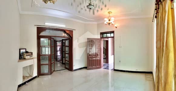 Beautiful 10 Marla Double Storey House for Sale Gulraiz Housing Scheme, Rawalpindi