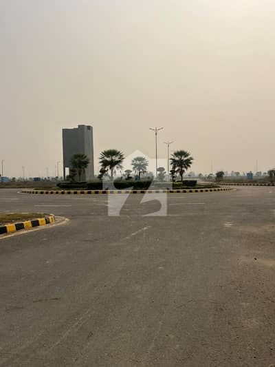 Investors Should sale This Corner Residential Plot Located Ideally In DHA Defence