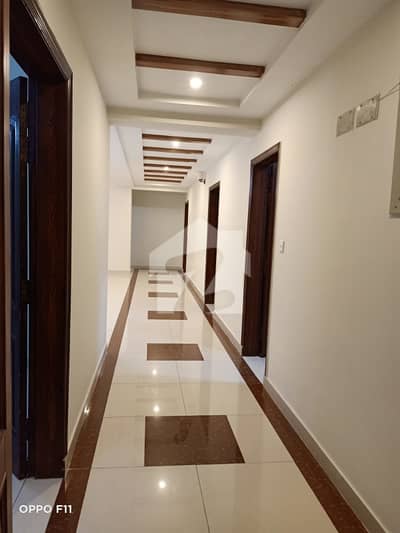 10 Marla 3 Bed Flat Available For Rent Askari 11