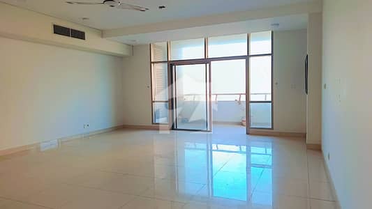 EMAAR OCEANFRONT 2BED SEAFACING AVALIABLE HOUSE FOR SALE.