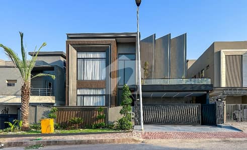 Luxurious Modern Designer House
