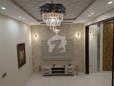 جوہر ٹاؤن فیز 2 جوہر ٹاؤن,لاہور میں 4 کمروں کا 3 مرلہ مکان 2.49 کروڑ میں برائے فروخت۔ جوہر ٹاؤن فیز 2 جوہر ٹاؤن,لاہور میں 4 کمروں کا 3 مرلہ مکان 2.49 کروڑ میں برائے فروخت۔