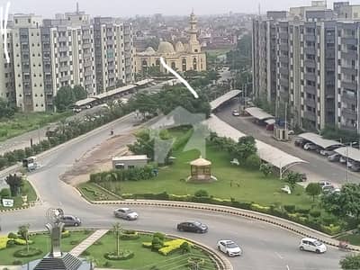 10 MARLA 3 BEDROOMS APARTMENT AVAILABLE FOR SALE