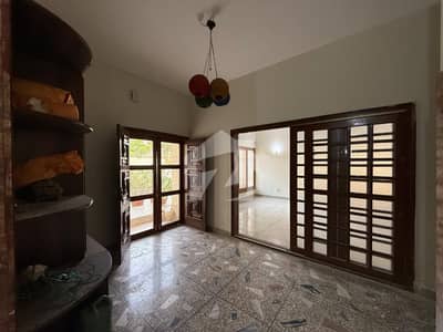 Prime Location Lower Portion Sized 600 Square Yards Available In Federal B Area