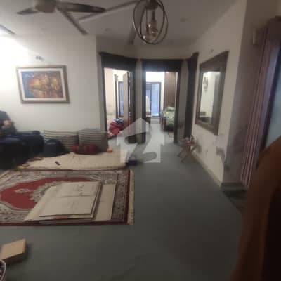 2 bedrooms non furnished apartment for rent