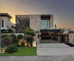1 KANAL MODERN DESIGNE TOP LOCATION BUNGALOW DHA LAHORE FOR RENT
