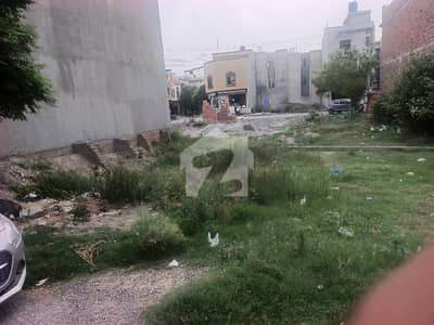 داؤد ریذیڈنسی ہاؤسنگ سکیم ڈیفینس روڈ,لاہور میں 5 مرلہ رہائشی پلاٹ 1.02 کروڑ میں برائے فروخت۔ داؤد ریذیڈنسی ہاؤسنگ سکیم ڈیفینس روڈ,لاہور میں 5 مرلہ رہائشی پلاٹ 1.02 کروڑ میں برائے فروخت۔