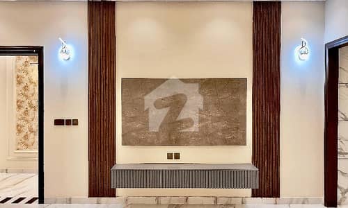 Prime Location Wapda Town House For sale Sized 1 Kanal