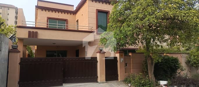 12 Marla 4 Bedroom House Available For Rent