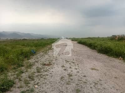 50X90 MAIN ROAD PLOT FOR SALE