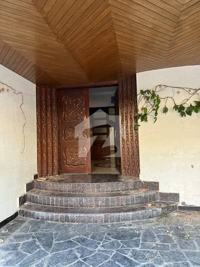 1 Kanal Beautiful House for Sale with Extra Land F-11, Islamabad 1 Kanal Beautiful House for Sale with Extra Land F-11, Islamabad