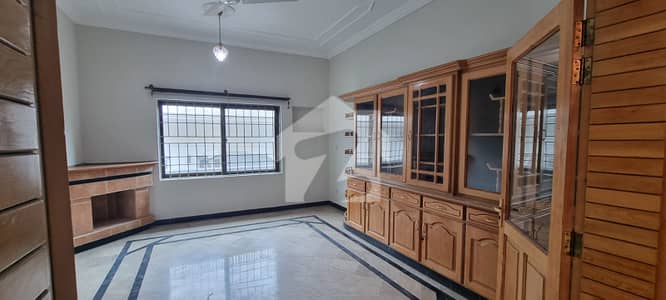 F-11 Excellent 1.5 Kanal Separate Gate Upper Portion. Proper 3 Bedrooms, Proper 3 Attached Bathrooms Modern Fittings Along With Marble Flooring Drawing Dining, TV Lounge, Kitchen