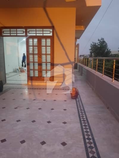 1st floor with roof  3 bed dd 400 yards Near to park