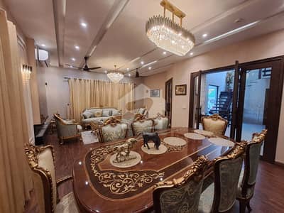 ڈی ایچ اے فیز 7 - بلاک ڈبلیو ڈی ایچ اے فیز 7,ڈی ایچ اے ڈیفینس,لاہور میں 5 کمروں کا 1 کنال مکان 4.25 لاکھ میں کرایہ پر دستیاب ہے۔