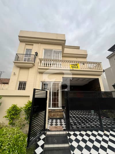Prime Location 5 Marla House for Sale in Topaz Extension Block, Park View City Lahore