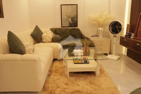 ONE BED BEAUTIFUL APARTMENT FOR SALE AT HOT LOCATION OF BAHRIA TOWN