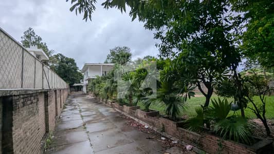 FOR SALE 1600 SQYRD Demolishable House CDA Transfer G_6/3