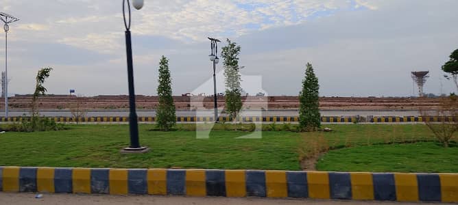 مارگلہ انکلیو مارگلہ ایونیو,اسلام آباد میں 10 مرلہ رہائشی پلاٹ 3.5 کروڑ میں برائے فروخت۔